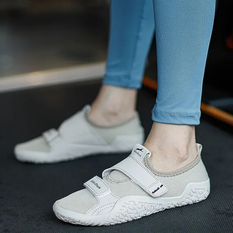 

Классические мужские тяжелоатлетические кроссовки 2026 года: нескользящие, для приседаний и становой тяги, профессиональные, для мужчин и пар.