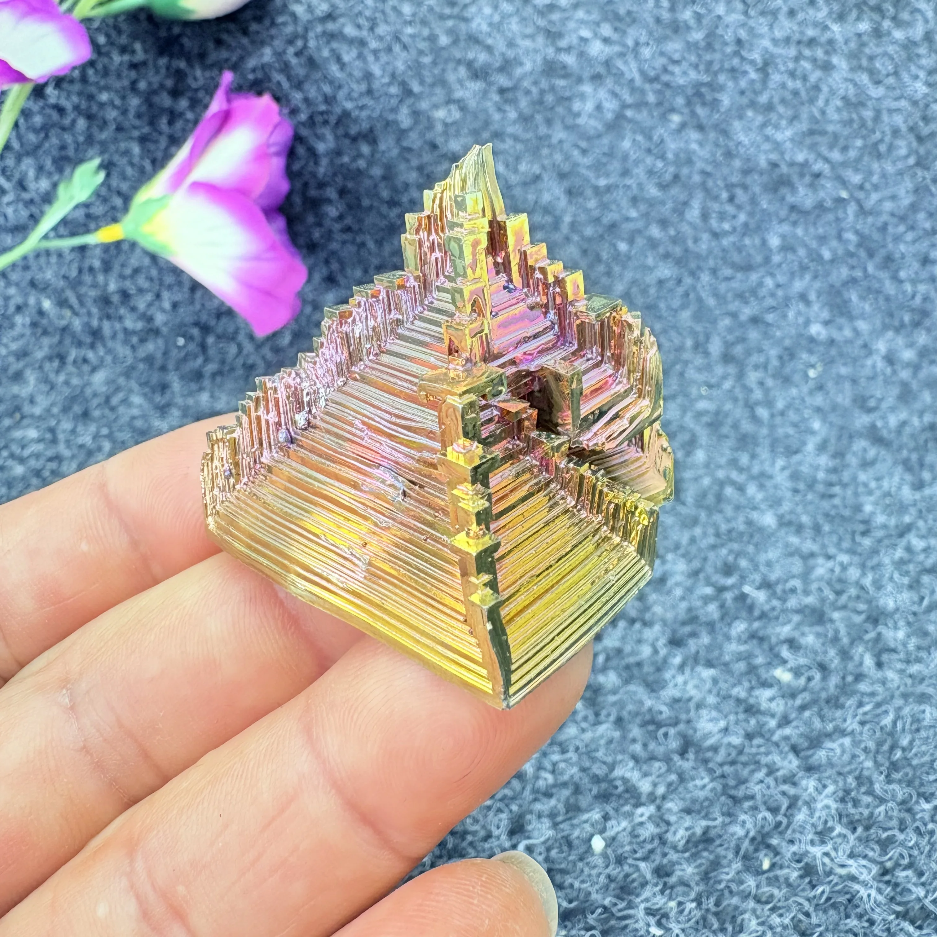 1PC Rainbow Aura Crystal Pyramid Artificial Ore Mineral Green & Purple Metal Home Decor Collectible Specimen