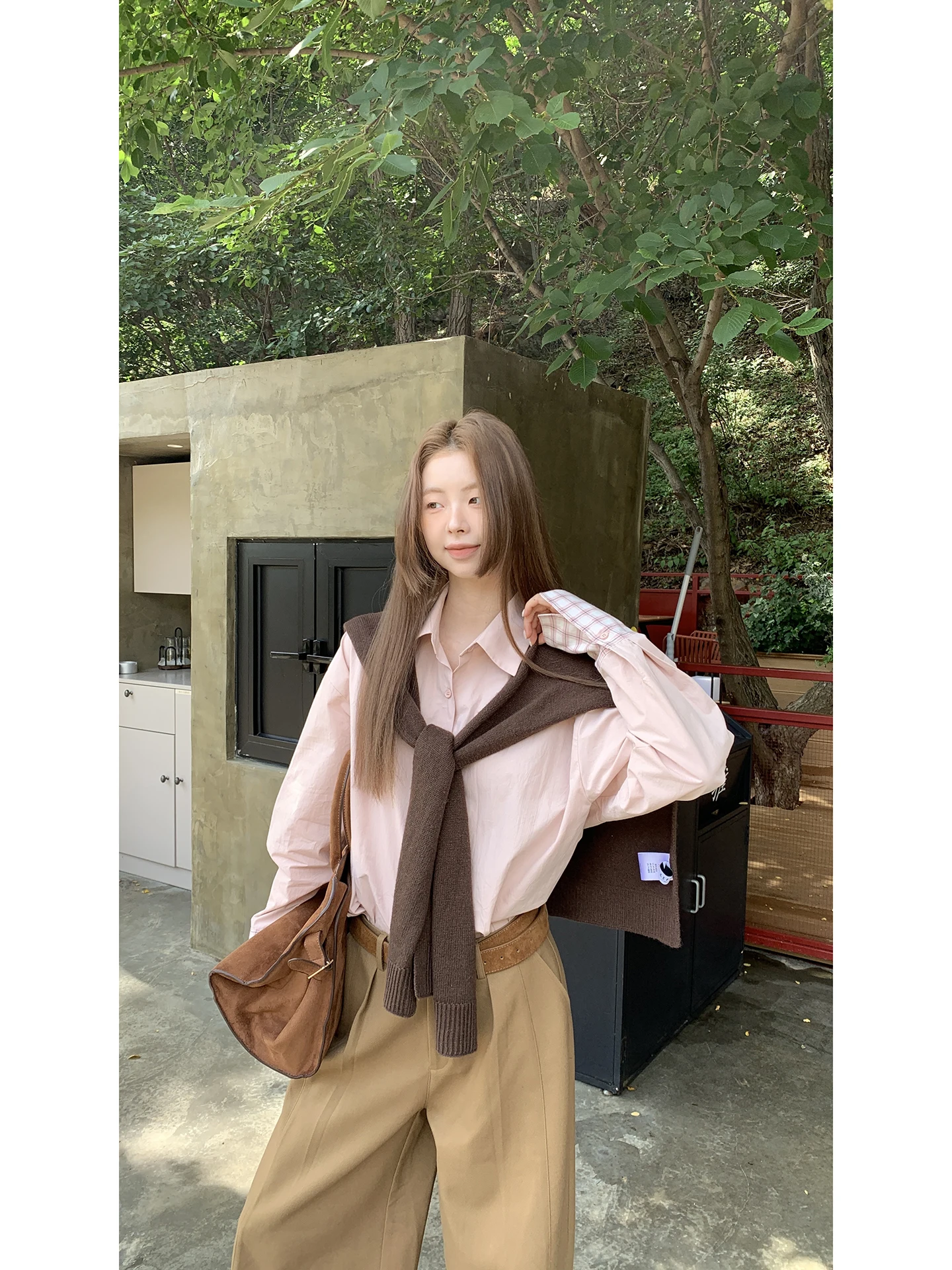 شال نسائي محبوك أحمر بتصميم المشاهير، ملابس خارجية، جديد 2025، راقي للسفر، أنيق وفريد وجميل، بتصميم كتف صغير مميز