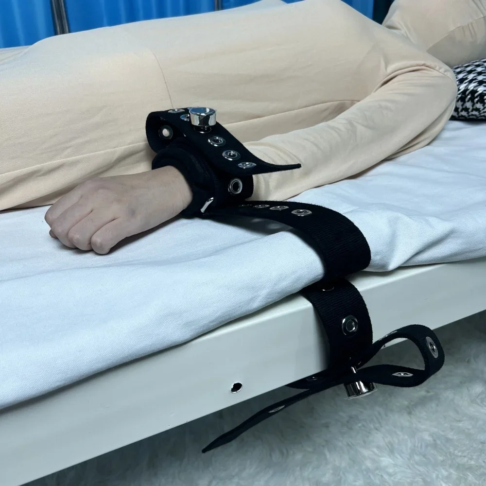 

Wrist And Limb Restraint Straps with Metal Buckle for Hospital Patients Aged Elderly Bed Use Handcuffs for Safety And Security