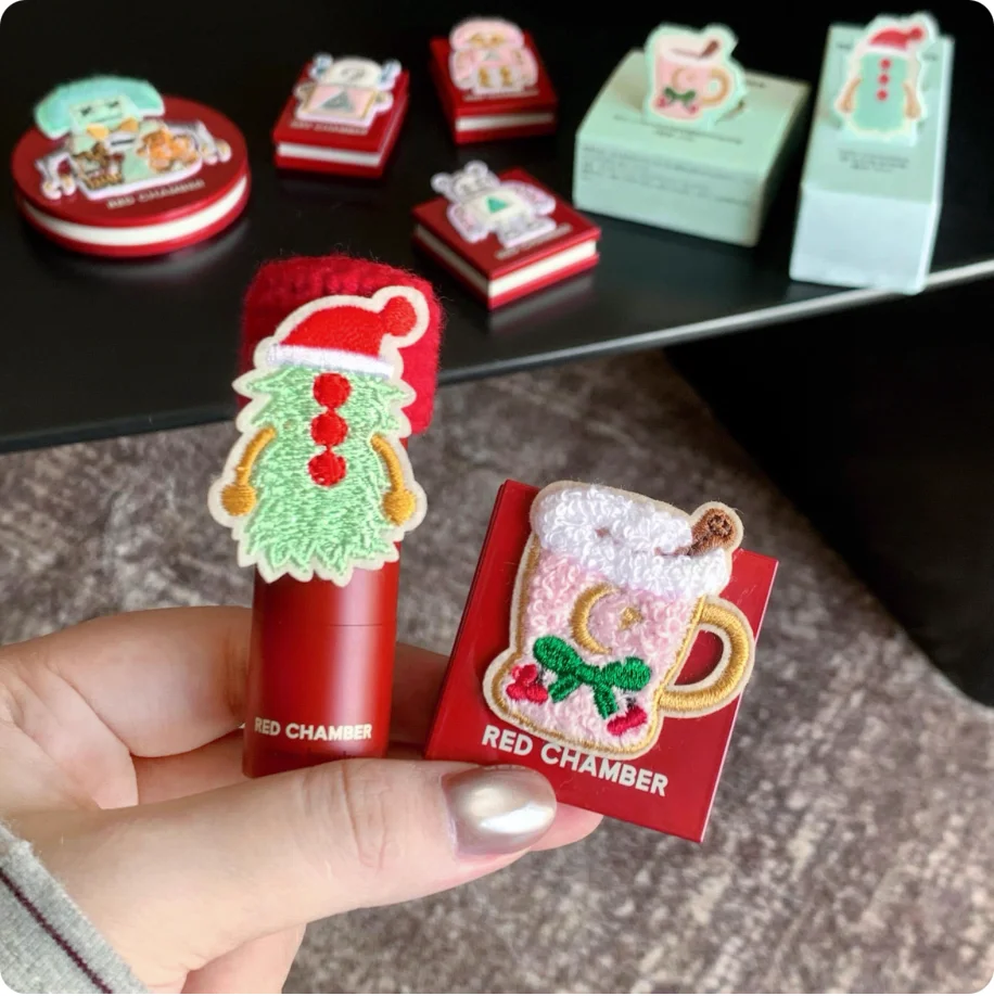 RODE KAMER RC Multifunctionele Crème Stok Poeder Voor Gezicht Blush Markeerstift Glow Glanzende Lippenstift Gezicht Contouren Kerst Make-up