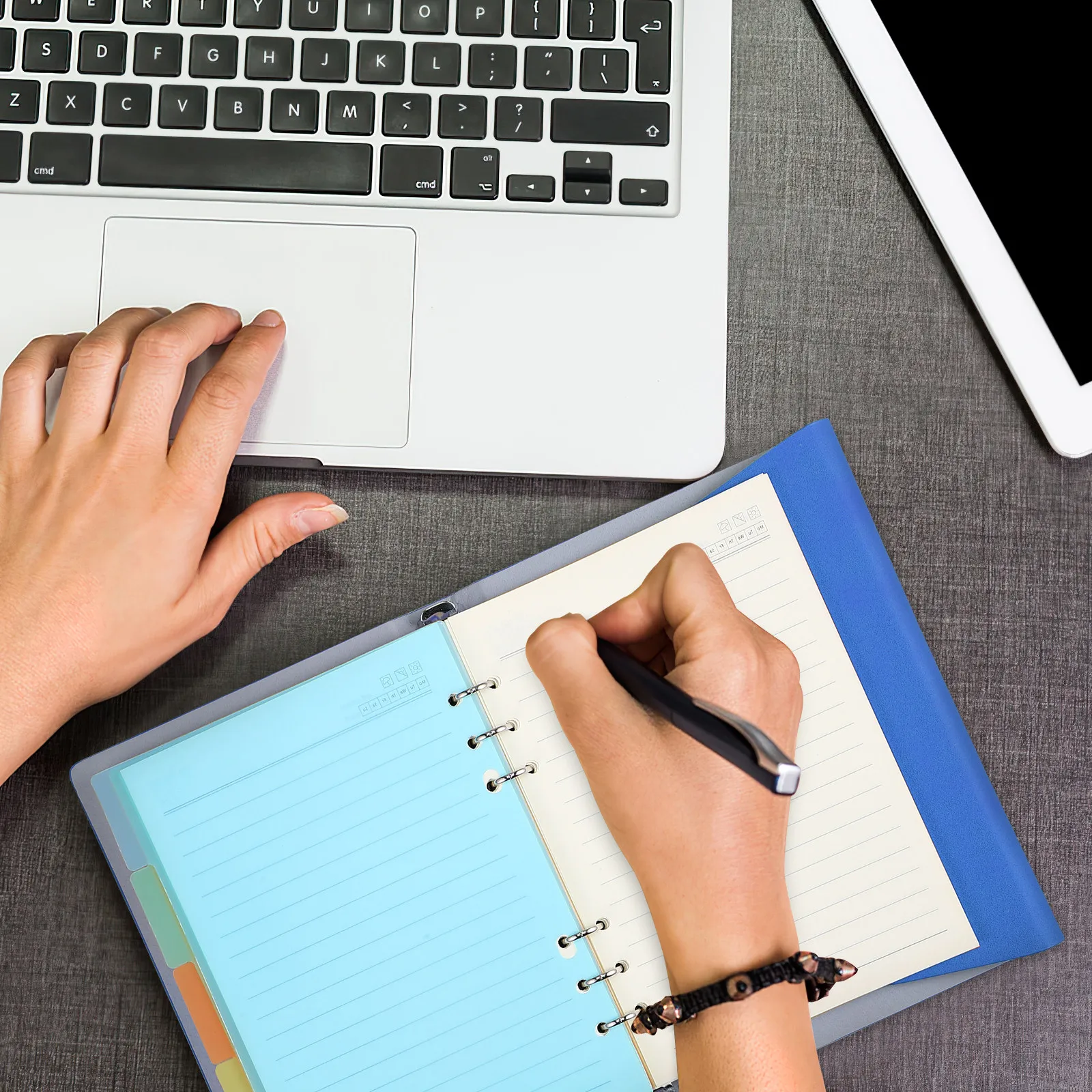 

10 шт. цветных полупрозрачных пластиковых разделителей-закладок для папок и блокнотов формата А5