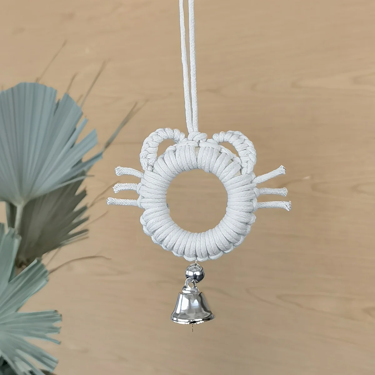 Handcrafted Cat Head Shaped Bell Pendant - Christmas Tree Decoration & Unique Gift, Perfect For Adding Joy