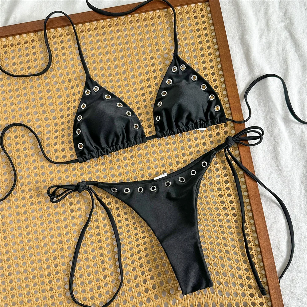 

Сексуальный черный комплект стрингов с заклепками и микро-бикини, женский купальник 2026, треугольный купальник с лямкой на шее, купальный костюм, бикини De Mujer