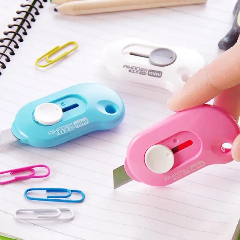 1Pcs น่ารักแบบพกพา Utility มีดตัดกระดาษตัดกระดาษมีดโกนใบมีดสำนักงานเครื่องเขียน
