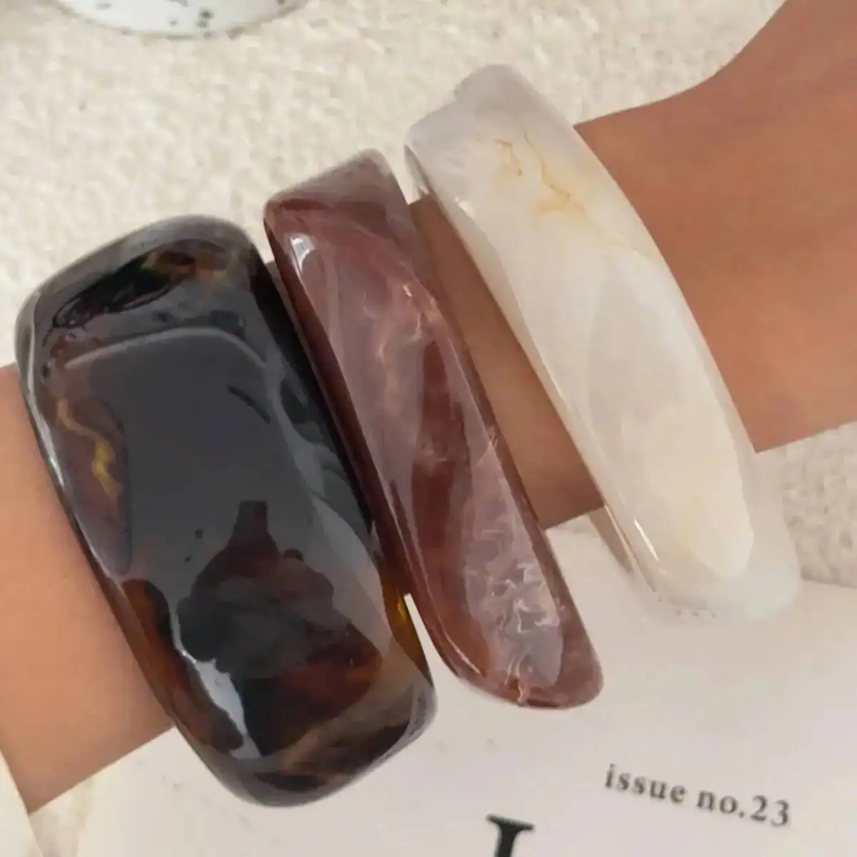 Ingemark 3 أنماط بوهو سميكة الراتنج الاكريليك واسعة الإسورة أساور للنساء الاتجاه الجديد خمر غير النظامية سوار مجوهرات الأزياء