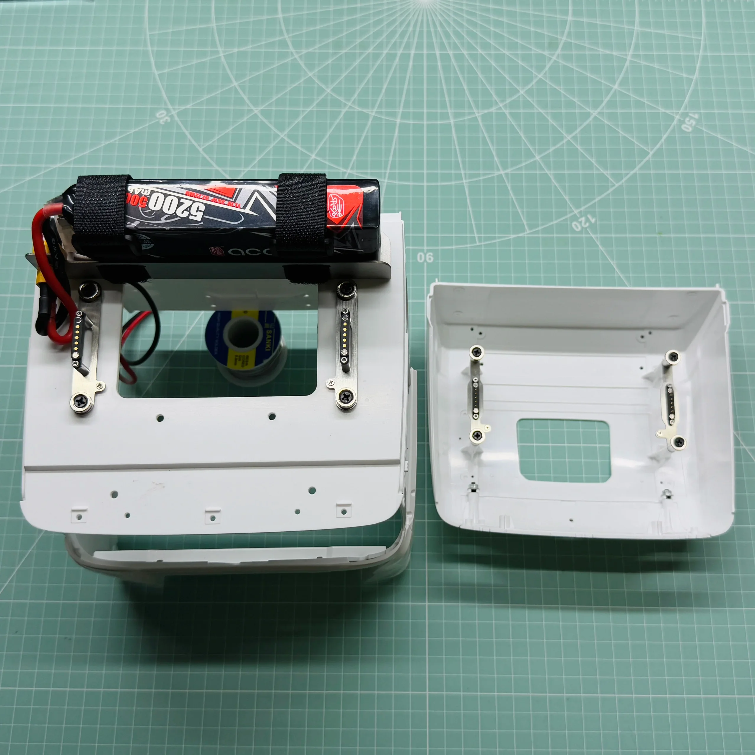 ชุดแม่เหล็กเปิดหลังคาสำหรับรถบรรทุก Tamiya 1/14 RC รุ่น Scania 770s Benz 3363 VOLVO FH16 MAN พร้อมสายไฟวงจร 1:14 อะไหล่รถแทรกเตอร์