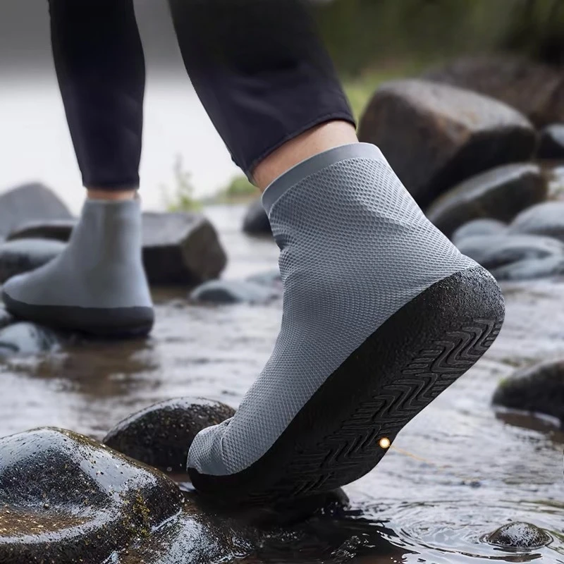 1 Pair Latex Waterproof Shoe Covers Anti-Slip Reusable for Outdoor Travel Rainy Day Unisex Overshoes Foot Protectors 2026