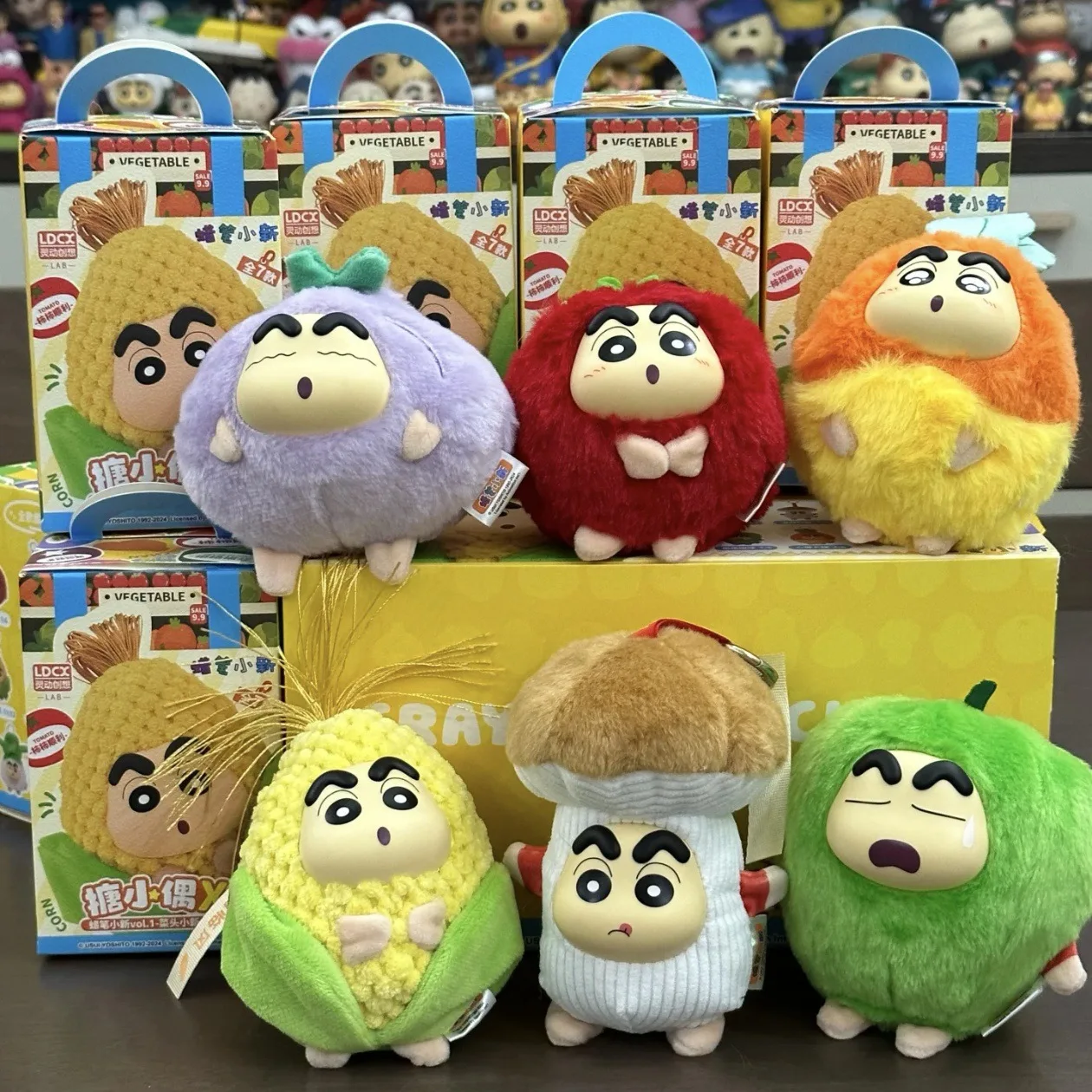 Crayon Shin Chan Scatola cieca Nuovo simpatico ciondolo in peluche con testa di verdure Anime Bambole giocattolo periferiche 52 giocattoli Scatola a sorpresa regalo