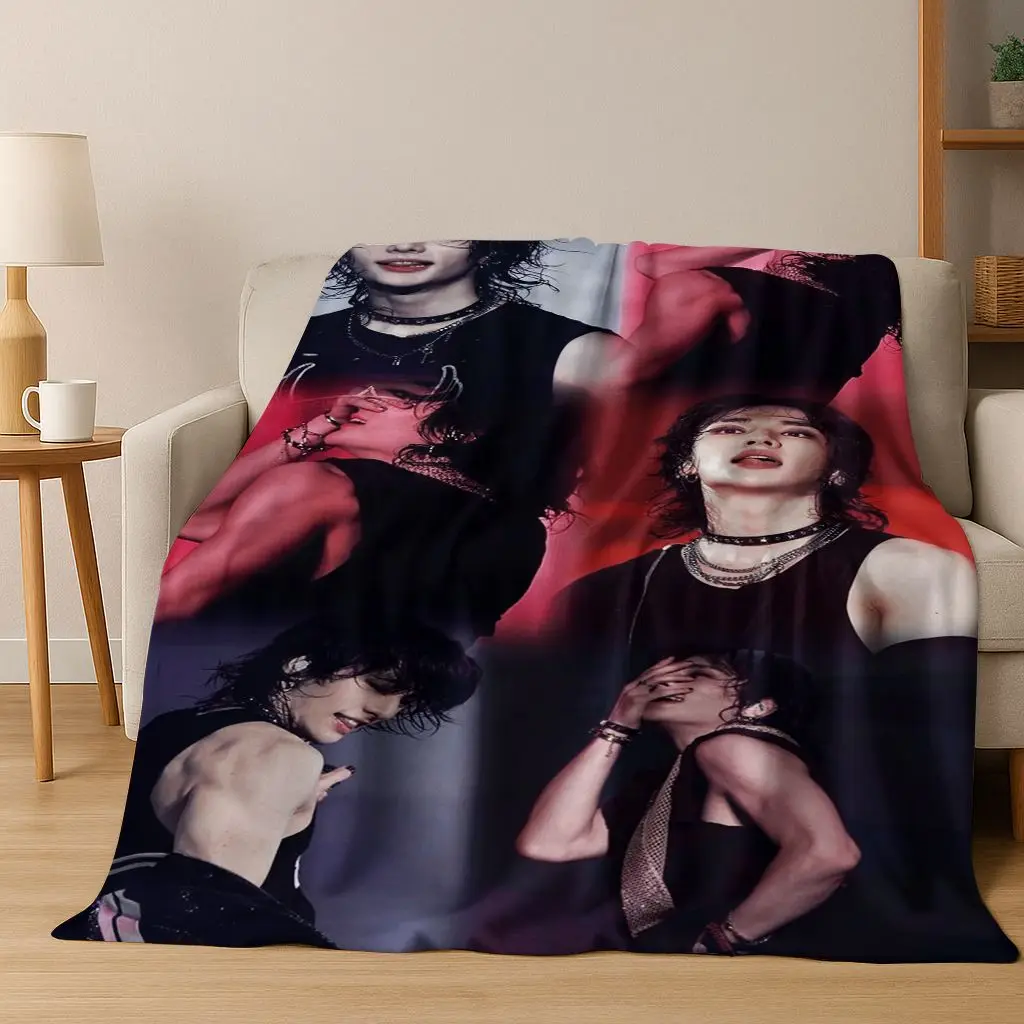 ثلاثية الأبعاد Hyunjin سولو KPOP المغني الفانيلا بطانية ، دافئة ومريحة لينة رمي بطانية للمنزل غرفة نوم أريكة تتحول لسرير نزهة غطاء مكتب هدية #6