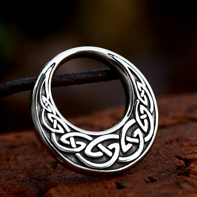 BEIER Europe Celtic knot Retro Crescent Shape lightning Pendant Necklace Quality Stainless Steel Simple jewelry For Man BP8-1014