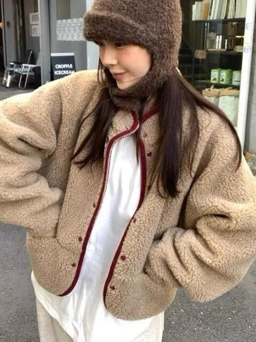 

Новый зимний хлопковый жакет с мехом ягненка, женский топ на пуговицах, 2025, маленький размер, теплый дизайн, верхняя одежда на пуговицах