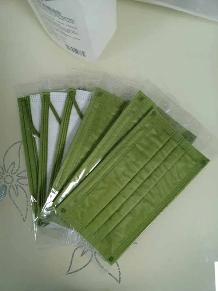 

Модная гипоаллергенная маска Mochacha из трехслойного нетканого материала с ушными петлями, одноразовая, для взрослых