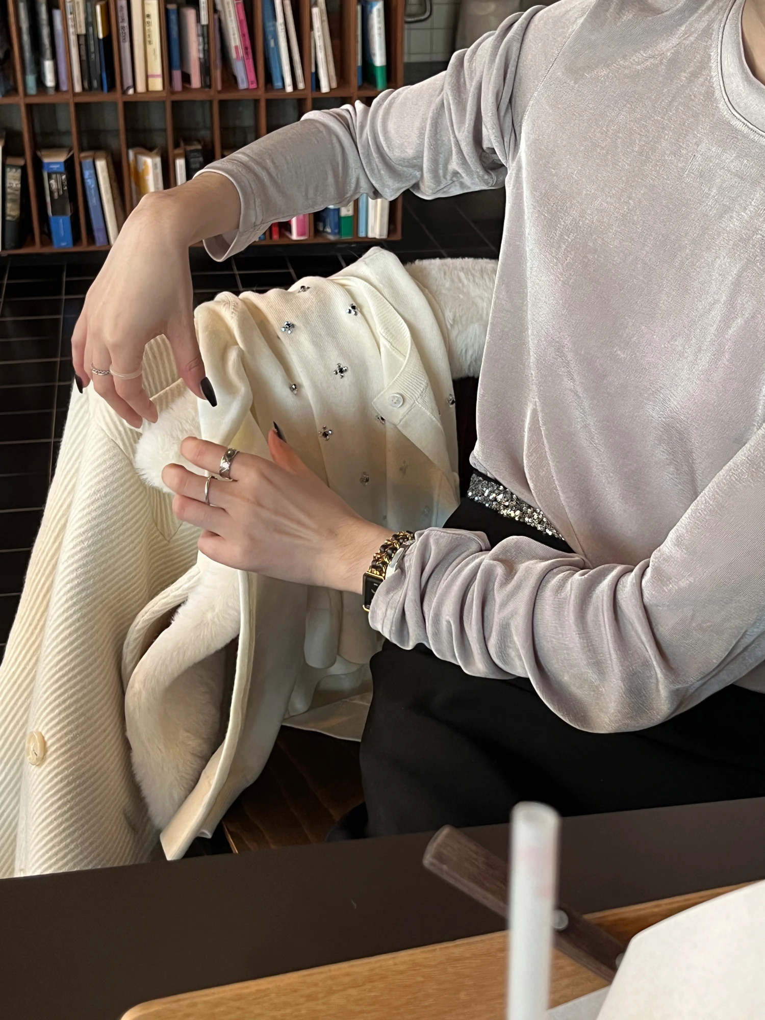 

Cunblvd Liquid Metal Acetate Blend Knitted Base irt Women's Classic Versatile Basic Luxury Feeling Long Sve Regular Fit