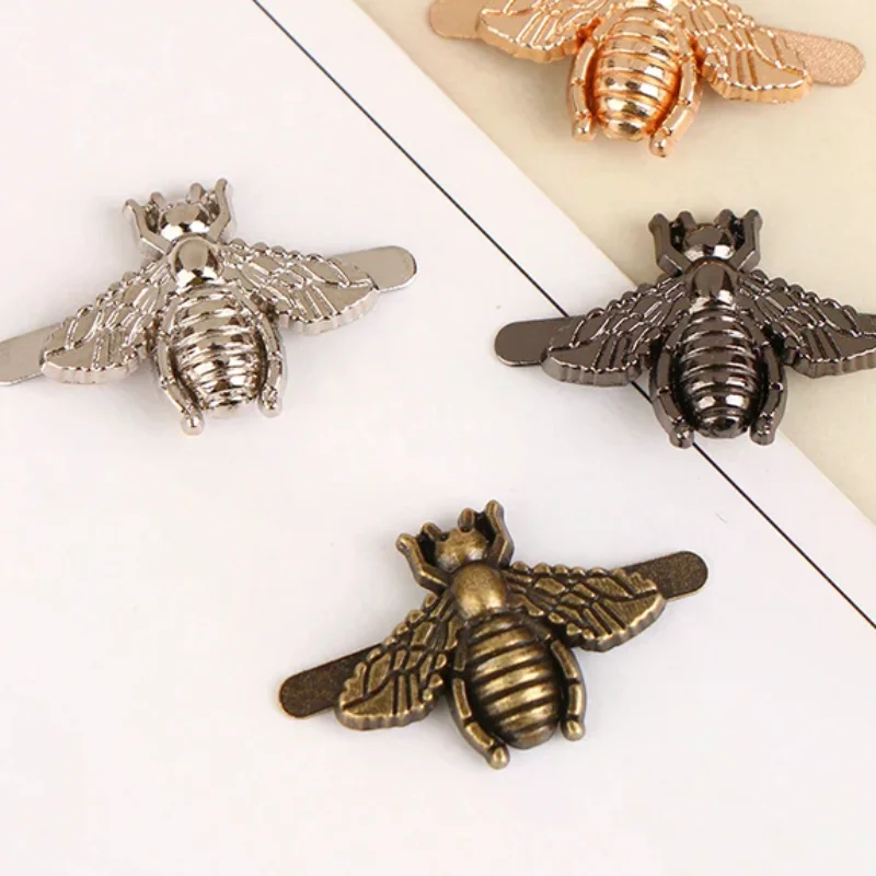 2pcs Metal Bee Shape Decoration Buckle Bag Clip Clasp Hardware For DIY Leather Craft Bag Handbag Shoe Accessories