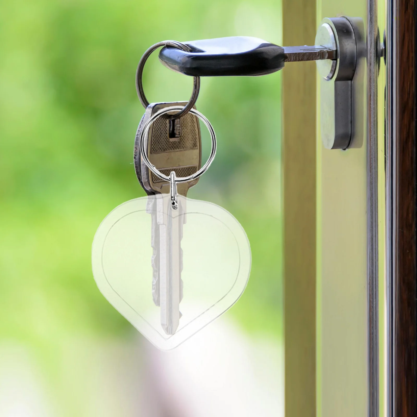 

10 pcs Transparent Heart Shaped Keychain Acrylic DIY Photo Frame Pendant Blank Picture Keyrings Long Lasting Wear Resistant