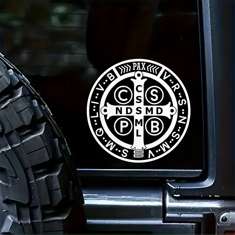 

1 шт. наклейка с круглым узором в виде креста и буквы (белая) - водонепроницаемая виниловая наклейка для декора автомобиля, ноутбука