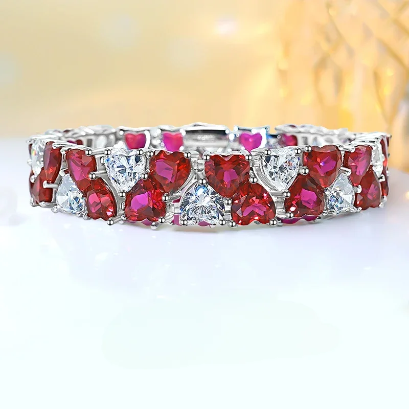 

Desire Artificial Red Treasure 925 Sterling Silver Inlaid High Carbon Diamond Bracelet, Versatile and Elegant Design for Women