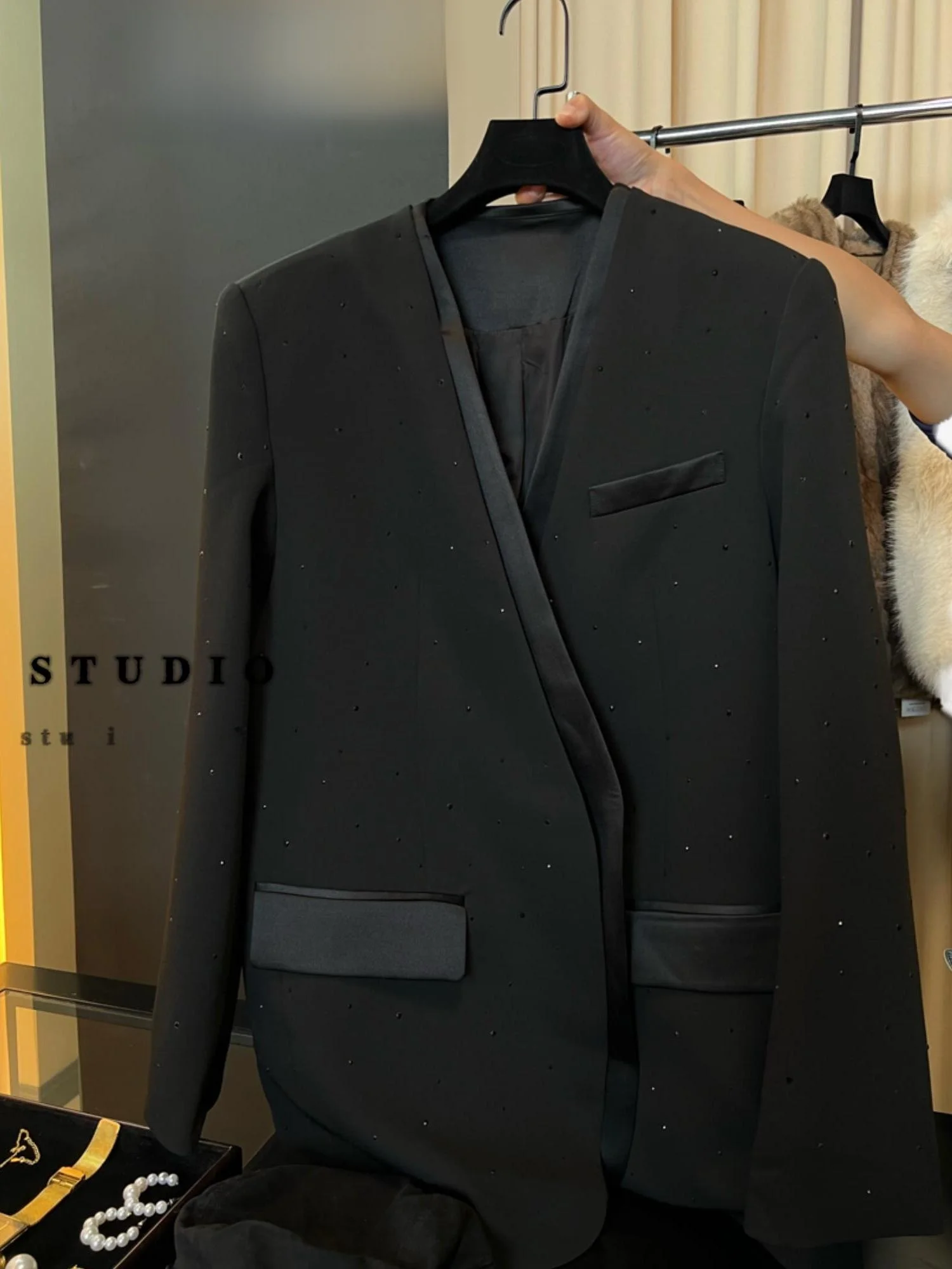 

Black Suit Jacket Women's Versatile Daily Commute Top Spring 2026 Long Sleeve Mid-Length Other Material 100% Pear Bo...