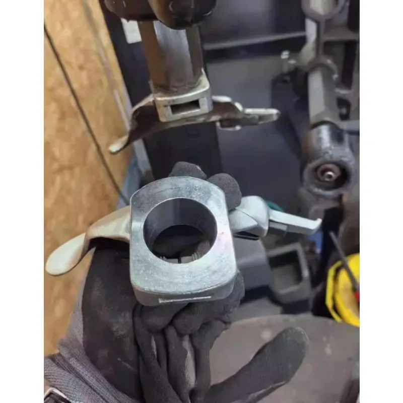 

Инструмент для шиномонтажного станка Hofmann: головка-утка из литой стали для монтажа/демонтажа, с функцией сверления