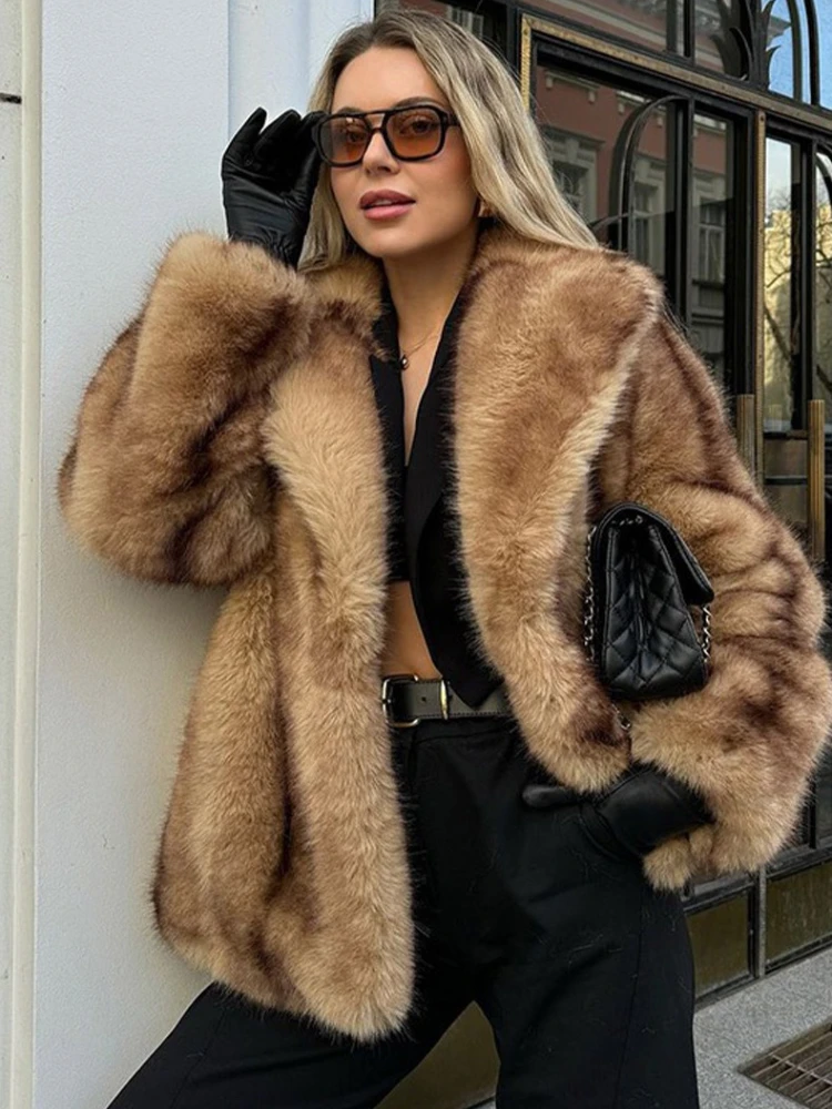 سترة أرنب صناعي معطف قطيفة ملابس خارجية فاخرة سترات فروي تدريجية رقيق سميك دافئ فضفاض بياقة مدببة بني فرو صناعي قصير #4