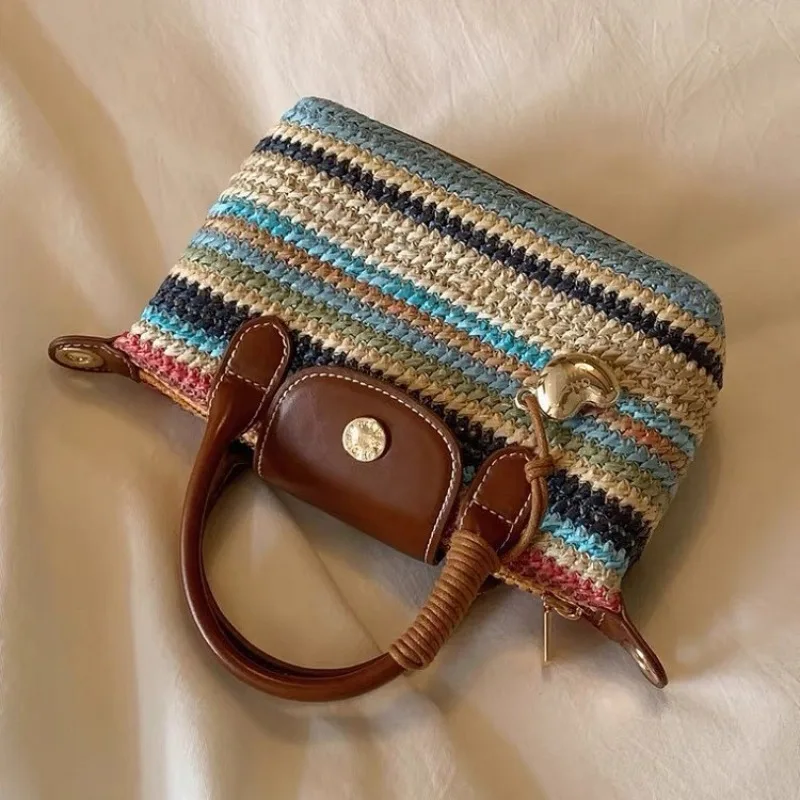 

Modern Minimalist Shoulder Bag for Contemporary Women Streamlined Crossbody Bag for Clean Fashion Aesthetic