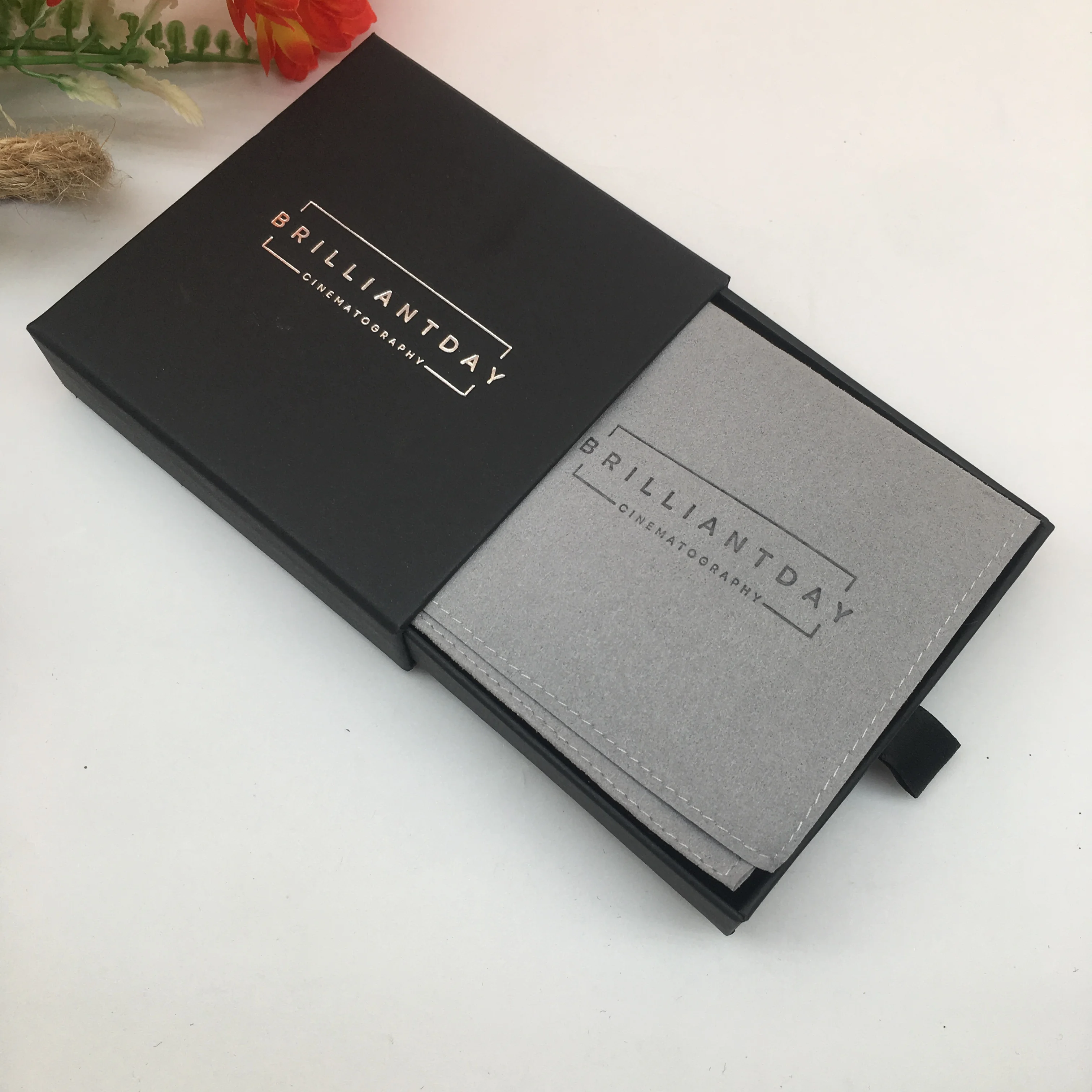 

24 комплекта, персонализированные подарочные коробки для ювелирных изделий с логотипом, конверт из микрофибры, мини-сумка, замшевые бархатные кольца, серьги, милые упаковочные мешочки