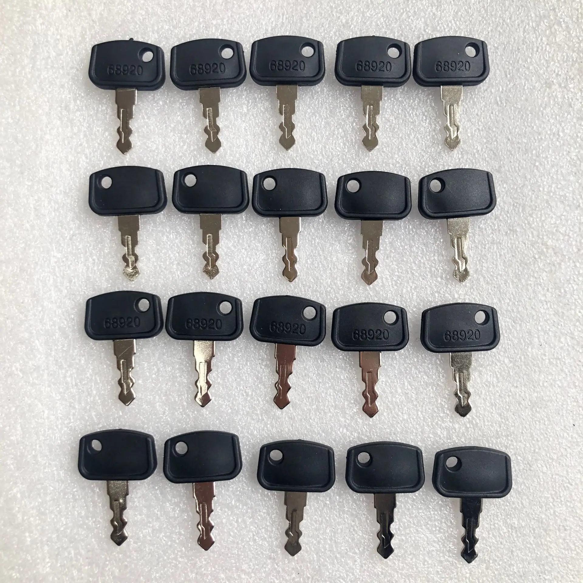 20PCS 68920 Key PL501-68920 Ignition Keys for Kubota B BX Series Tractors B26 ZD321 ZD323 RTV 500 900 BX1860 BX1870 BX2370-1