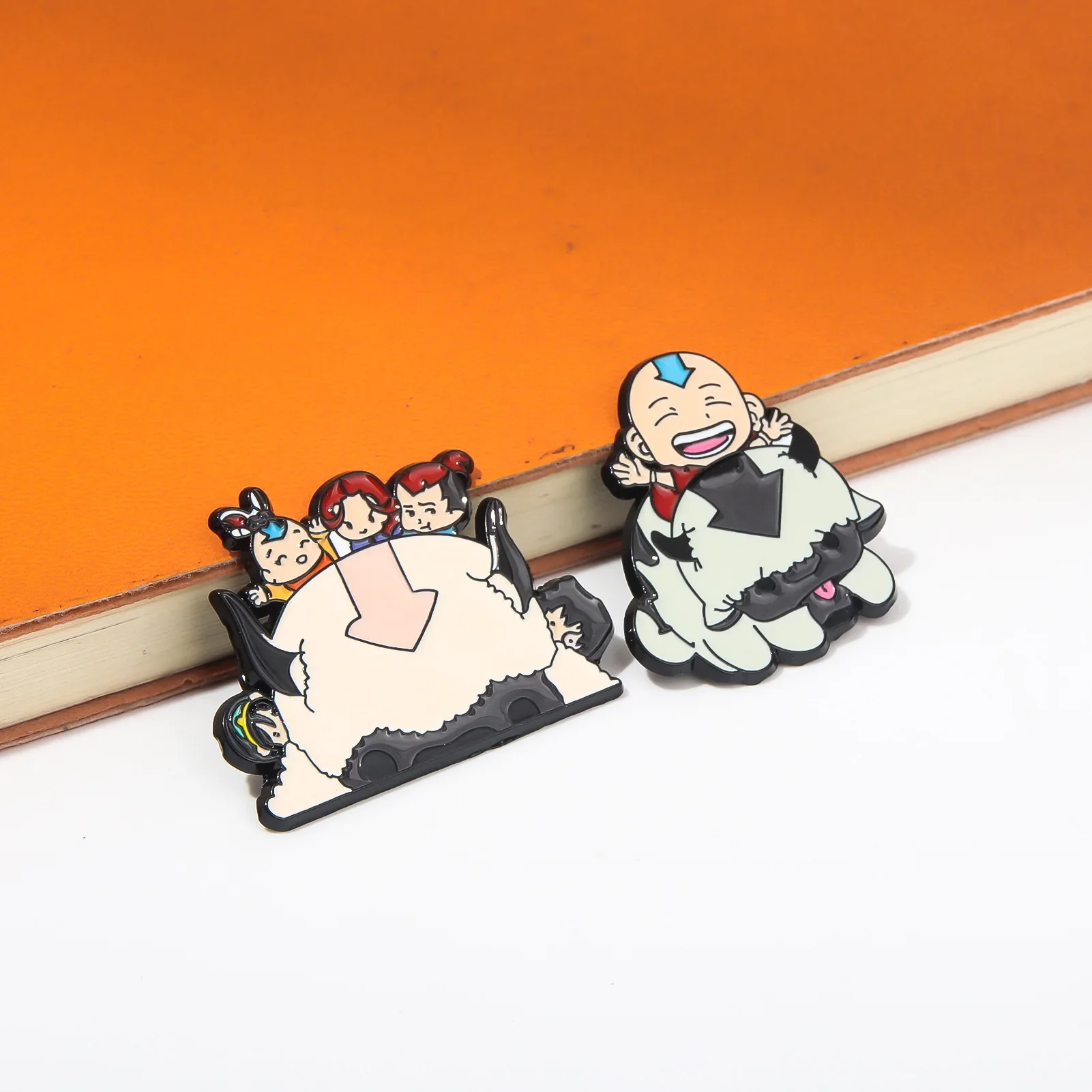 الكرتون الرمزية آخر Airbender Anfortuna المعادن التلبيب دبوس تحلق الثور رمز Apa شارة أنيمي تحصيل مجوهرات اكسسوارات