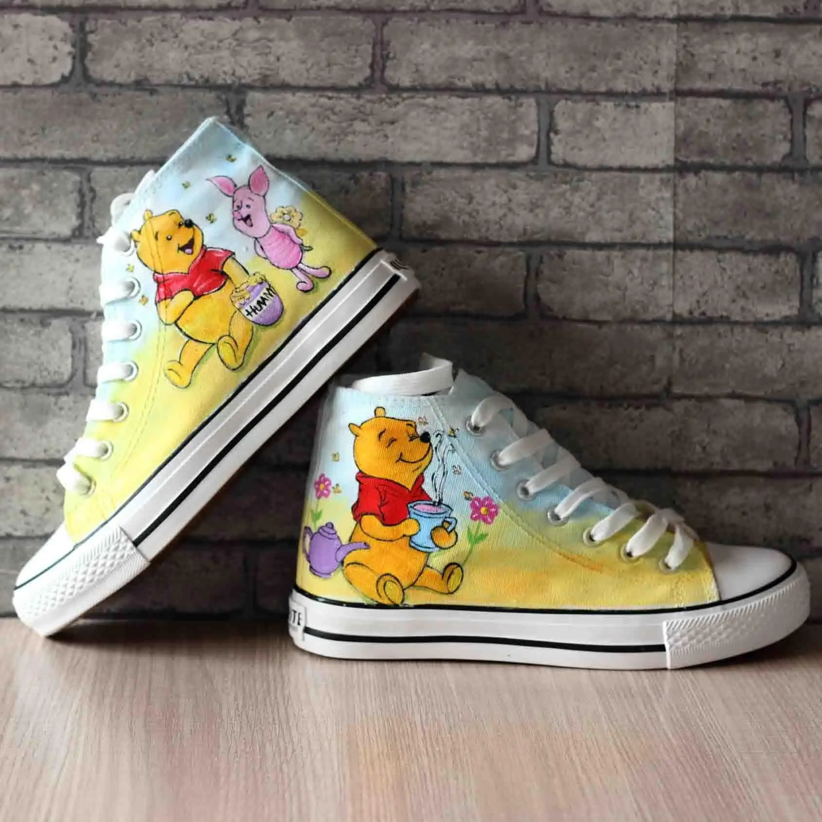 Winnie The Pooh High-top Canvas Shoes Spring and Autumn Fashion Cute Cartoon Piglet Sports Casual Shoes Unisex