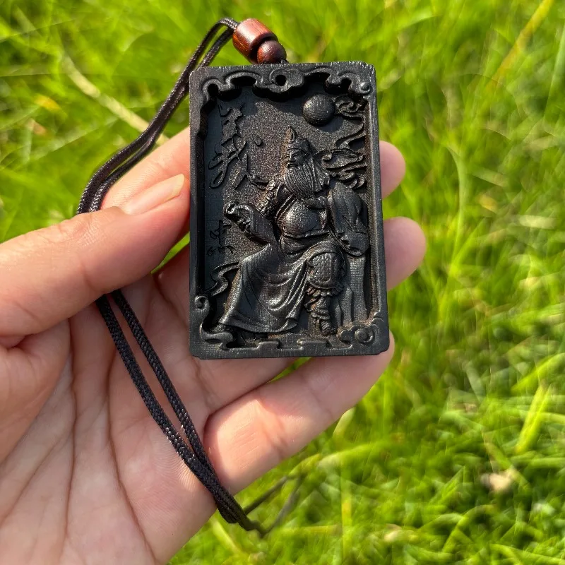 

Резной агаровый кулон Гуаньюй - Гуань Гун читает ночью, амулет-ожерелье, цепочка в виде свитера, ювелирный подарок-талисман удачи