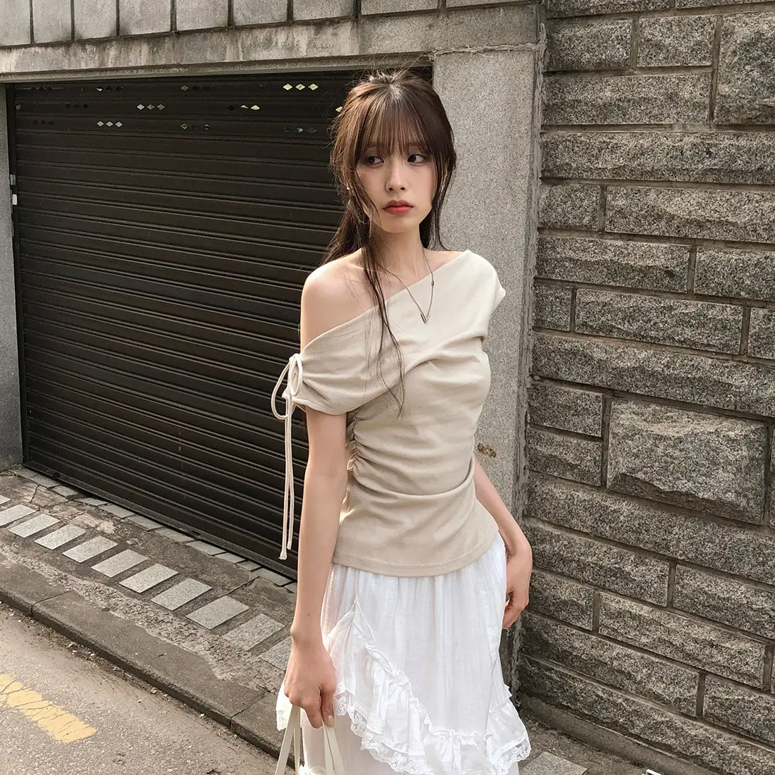 

Slim Fit oulder Bared One-oulder T-irt Women's Pure Desire Sle Casual Top for Summer 2025 Polyester Fiber 00%