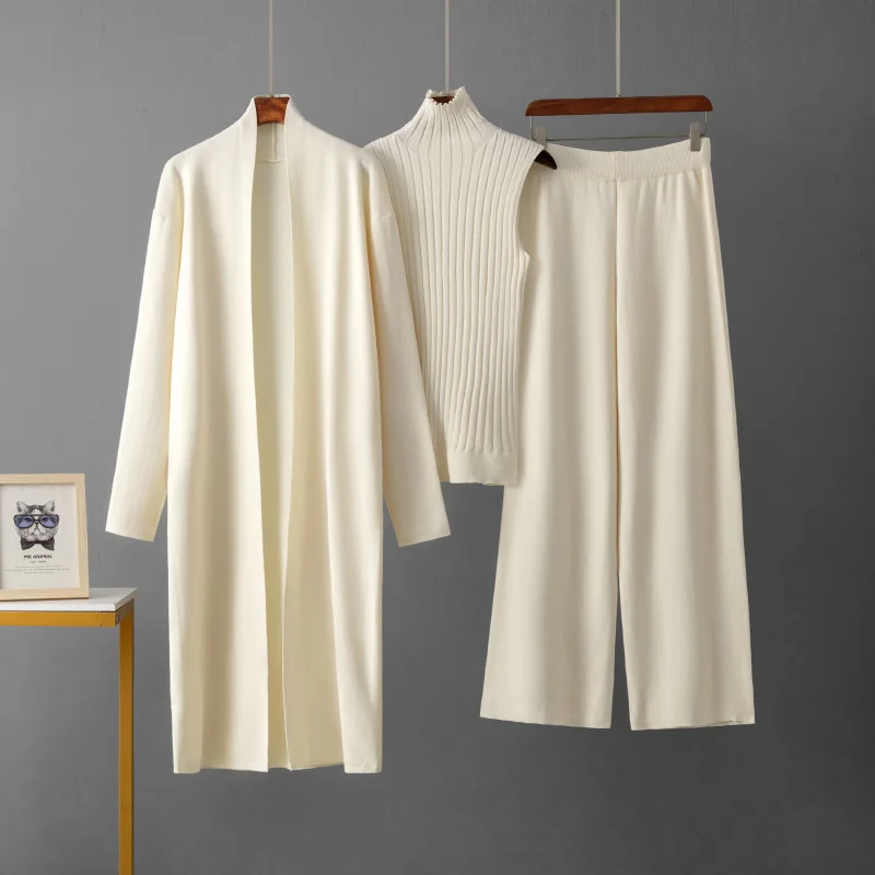 Einfarbiges Freizeit-Set für Damen: Schaljacke, Strickoberteil mit V-Ausschnitt und Hose mit weitem Bein, dreiteiliges Set