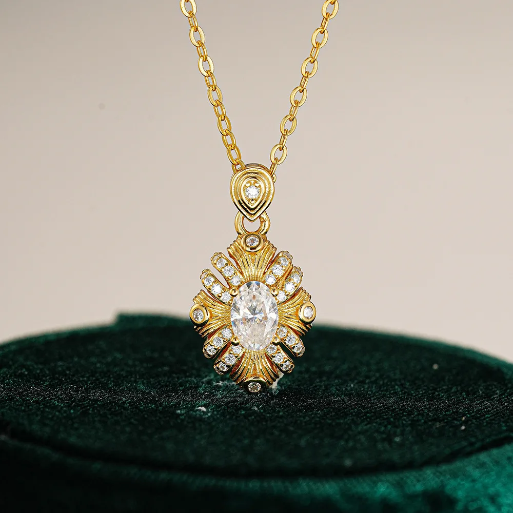 

Luxury 100% Real 18k Gold Bauhinia Necklace Moissanite Diamond Sunflower Pendant Women's Necklace