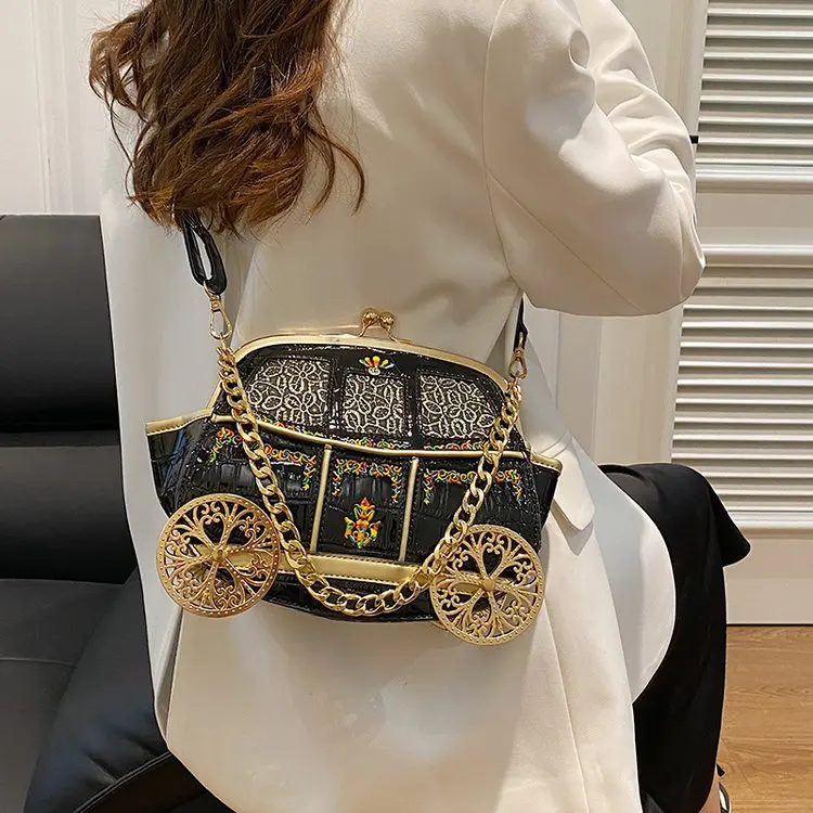 

Текстурированная сумка через плечо с цепочкой, съемный ремень для ношения через плечо, полированные элементы, универсальная модель для повседневного использования, новая коллекция 2026 года