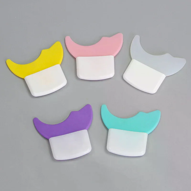 แม่แบบเขียนอายไลเนอร์อเนกประสงค์ ช่วยวาดลายปีก อุปกรณ์ช่วยแต่งหน้า ใช้ได้กับลิปสติก ใช้ซ้ำได้ อุปกรณ์เสริมแต่งหน้า