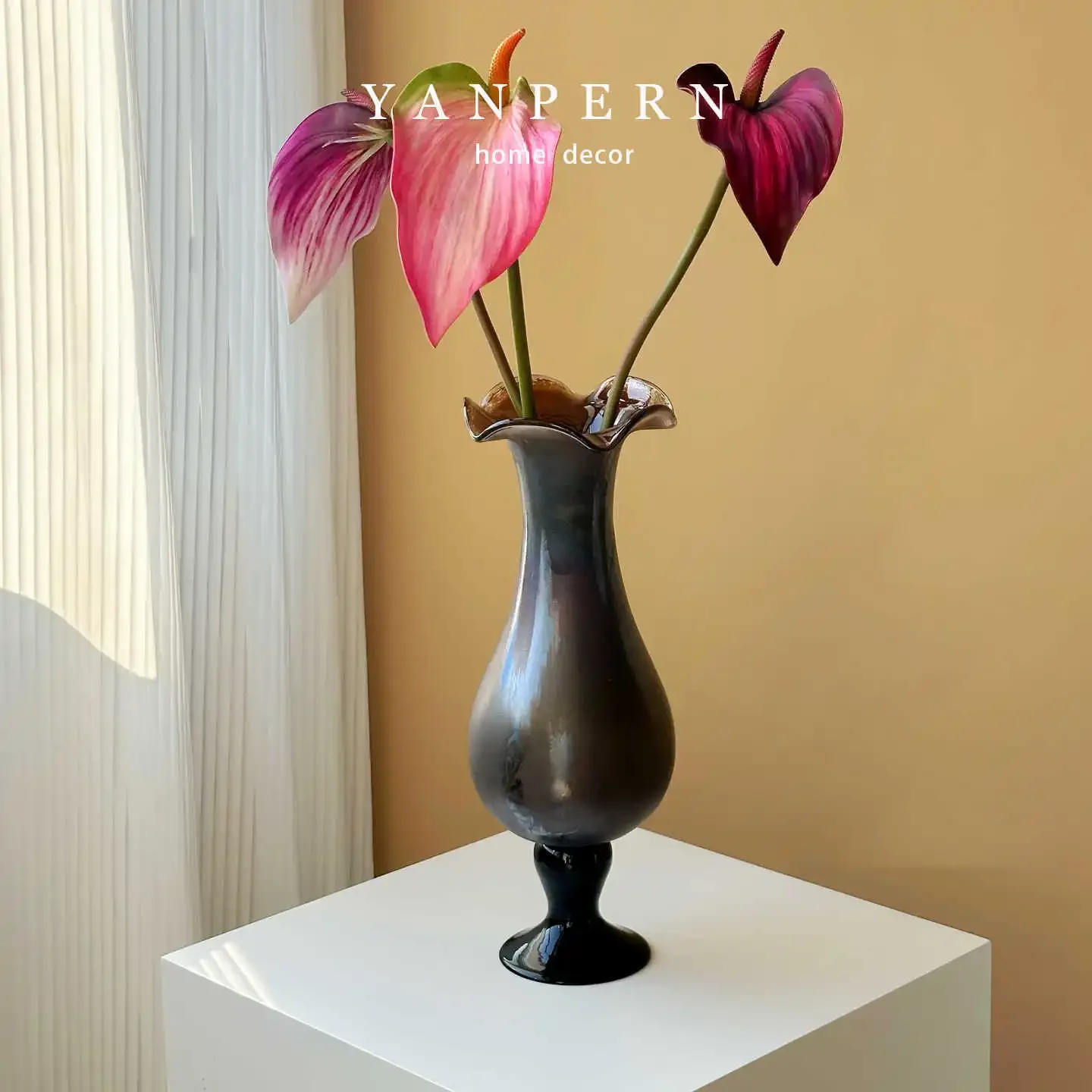 DSA French light luxury glass vase, living room flower arrangement decoration ornament, retro high-end sense, good-looking,