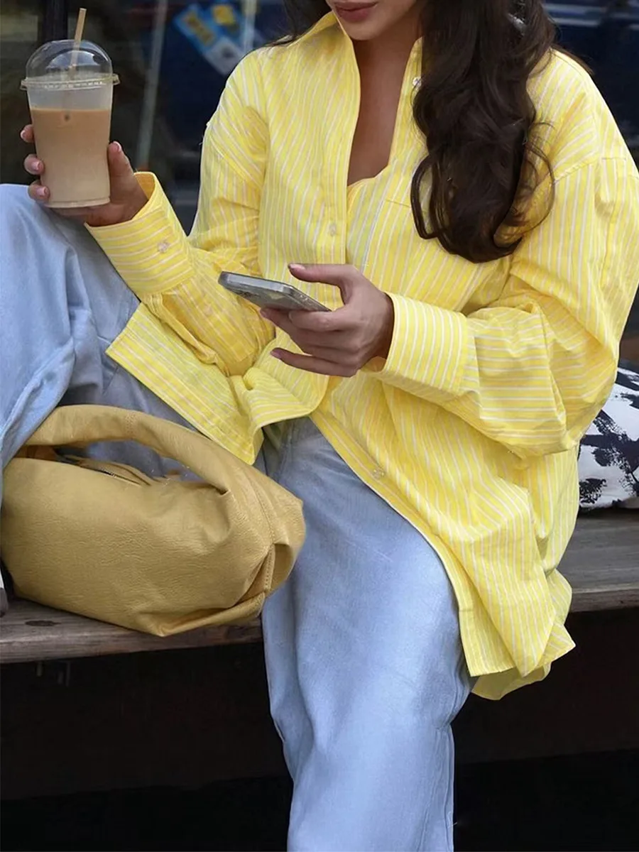 

Женская повседневная желтая рубашка с длинным рукавом и карманом, модная свободная уличная одежда больших размеров, лето 202, блузка на пуговицах в вертикальную полоску