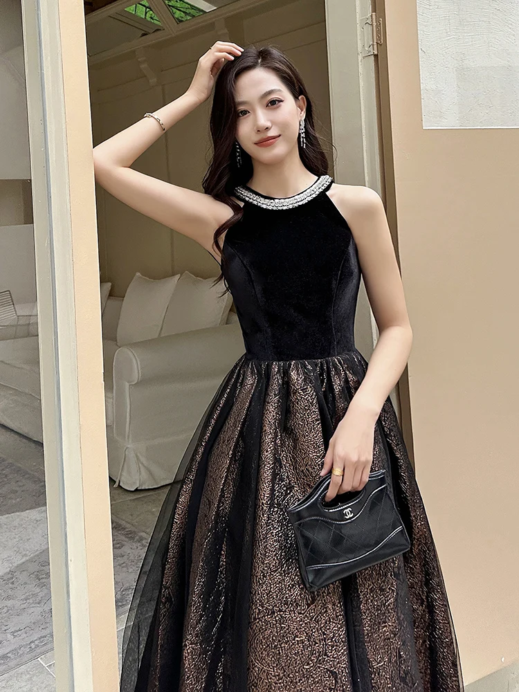 ภาษาฝรั่งเศสคํา Elegant สีดําชุดราตรีเพชรรอบคอกํามะหยี่ Splicing เอวสูง A-Line ชุดยาวผู้หญิง