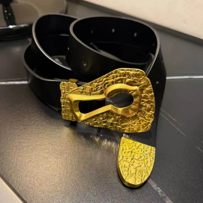 

Vintage Style Women PU Leather Belt with Metal Chain Decoration Wide Belt Accessory Niche Sweater Pants Clothing Accessory Belt