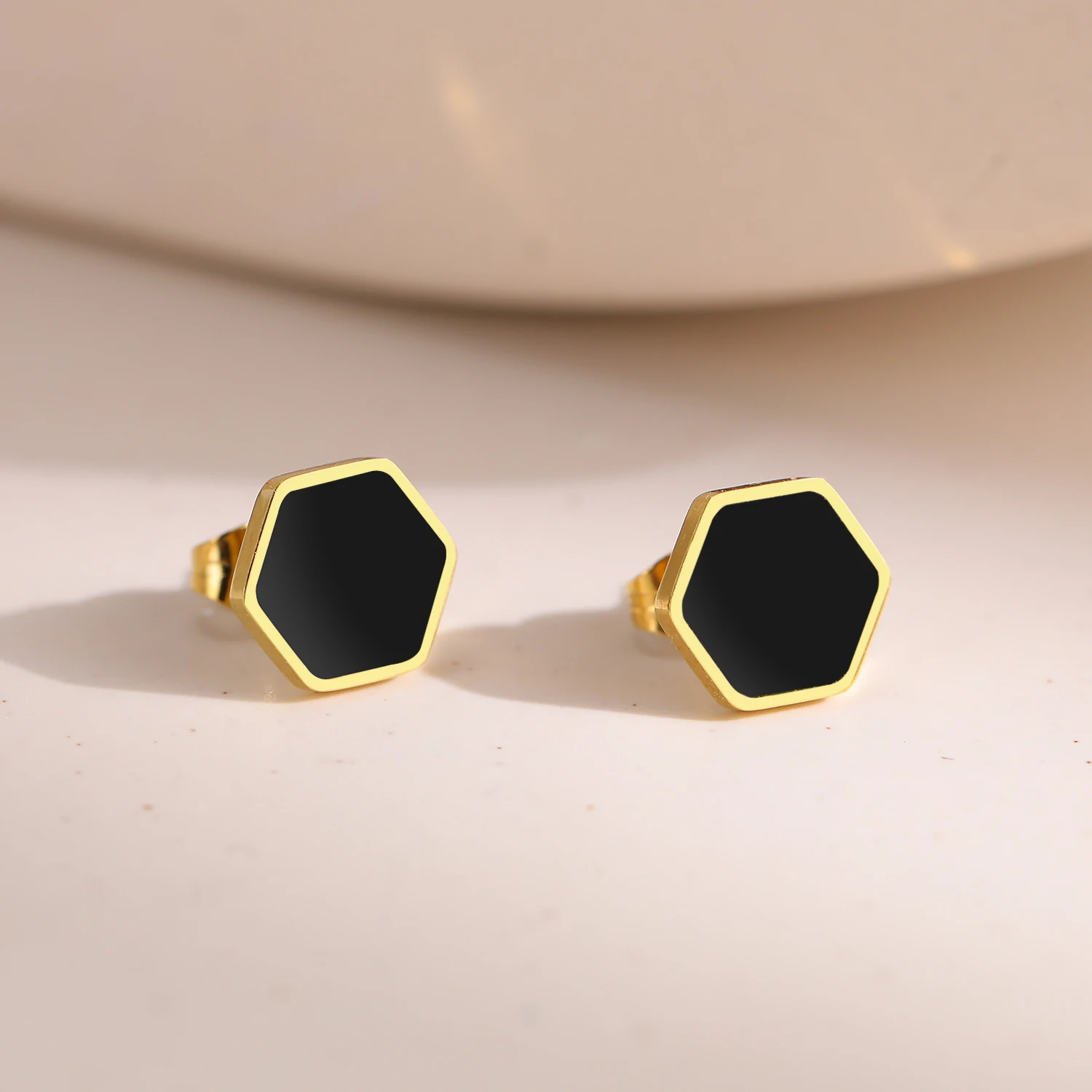 Stainless Steel Earrings Trending Products Black Acrylic Hexagon Stud Earrings For Women Jewelry High-end Sense Wedding Gifts