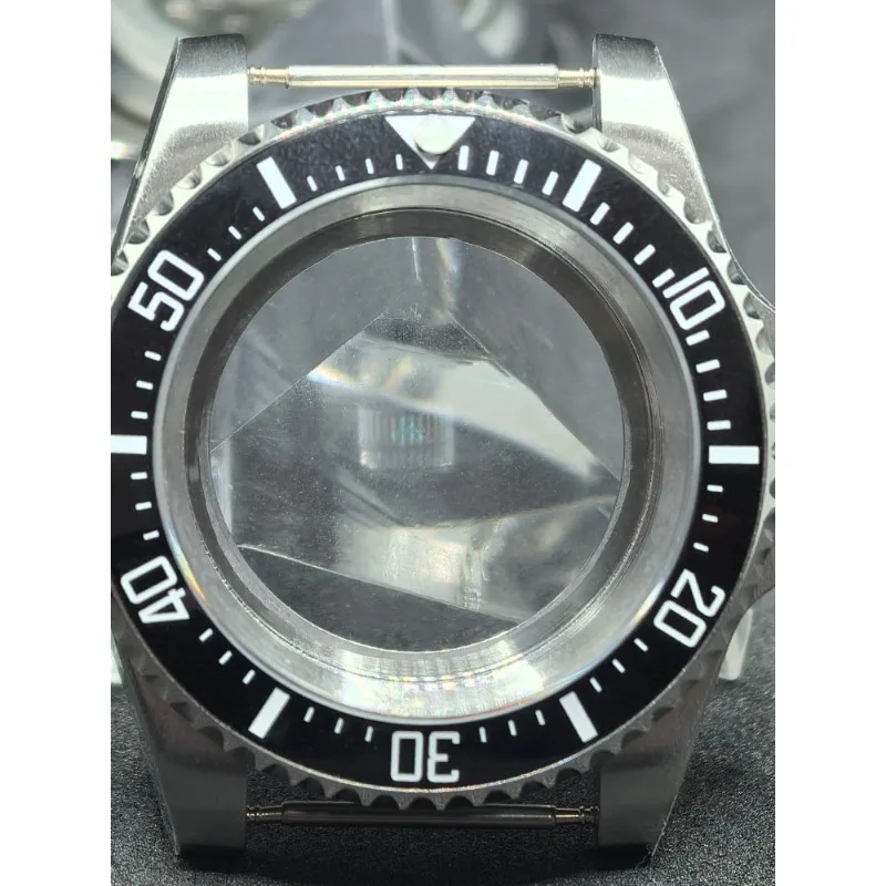 الحالة الميكانيكية ذات الحلقة الفرعية الغاطسة من خلال الجزء السفلي 40 مم مناسبة لملحقات تعديل الحركة NH35/NH36