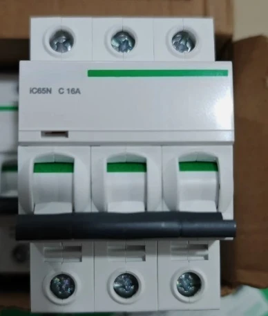 

Brand New Original A9F18316 Miniature circuit breaker iC65N C16A 3P Fast Delivery