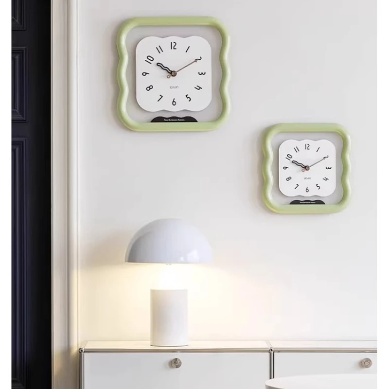 

Clock Modern minimalist cream-style wall clock
