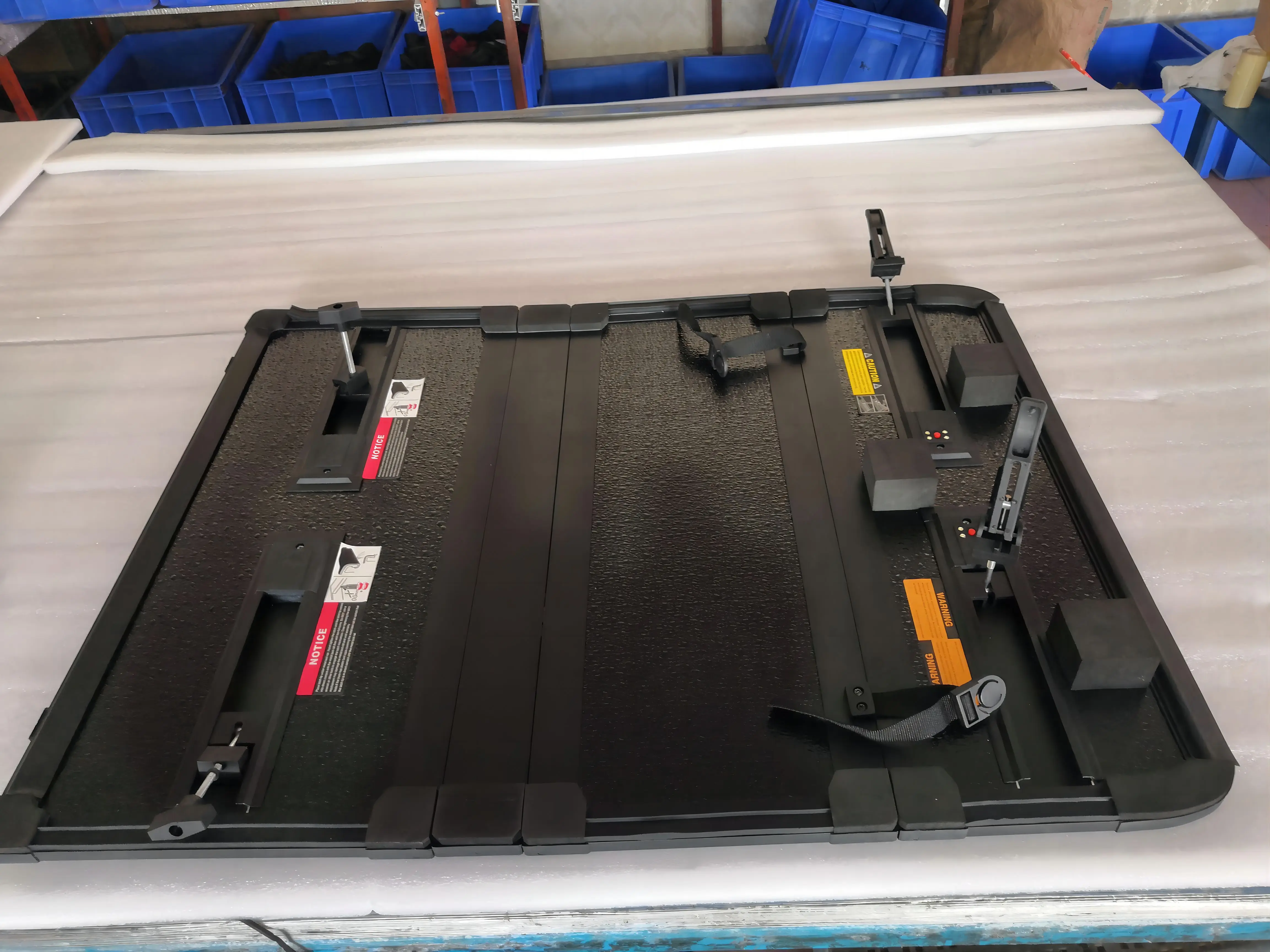 

Byd Truck Part BYD Shark 6 Accessories Pickup Truck Foldable Fiberglass Hard Tri-Fold Tonneau Cover