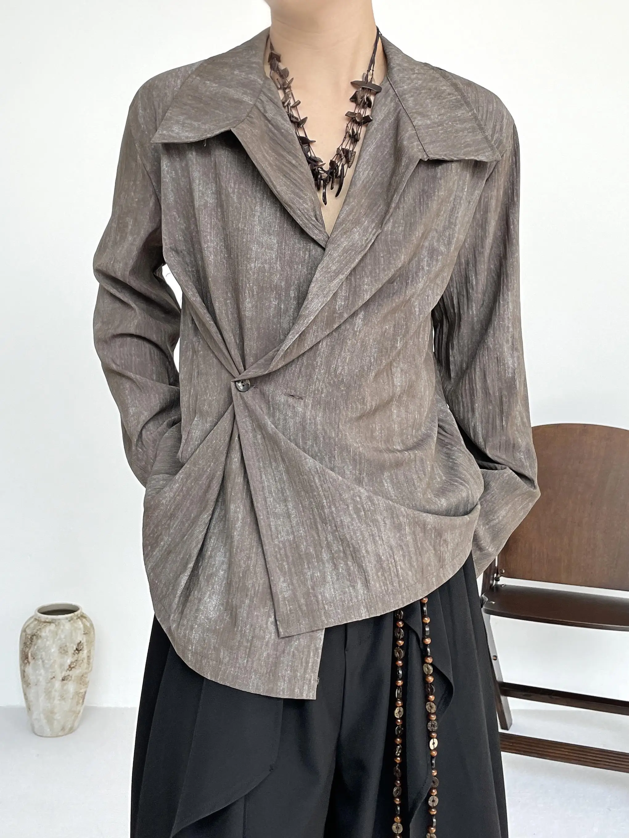 

SuperAen Simple Style Retro Turn-down Collar Asymmetrical Shirt Designed for Women Oversize Long-sleeved Casual Shirts