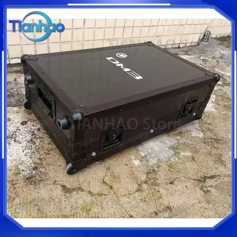 Flight Case for Custom Rolling Mixer for Yamaha DM3 Mixer Console with Doghouse Road Case