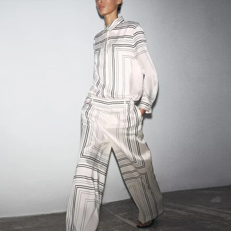 

Весна 2025 г., новый женский модный комплект из и брюк с простым принтом, комплект из полиэфирного волокна, студенческий orm Work Sli Set