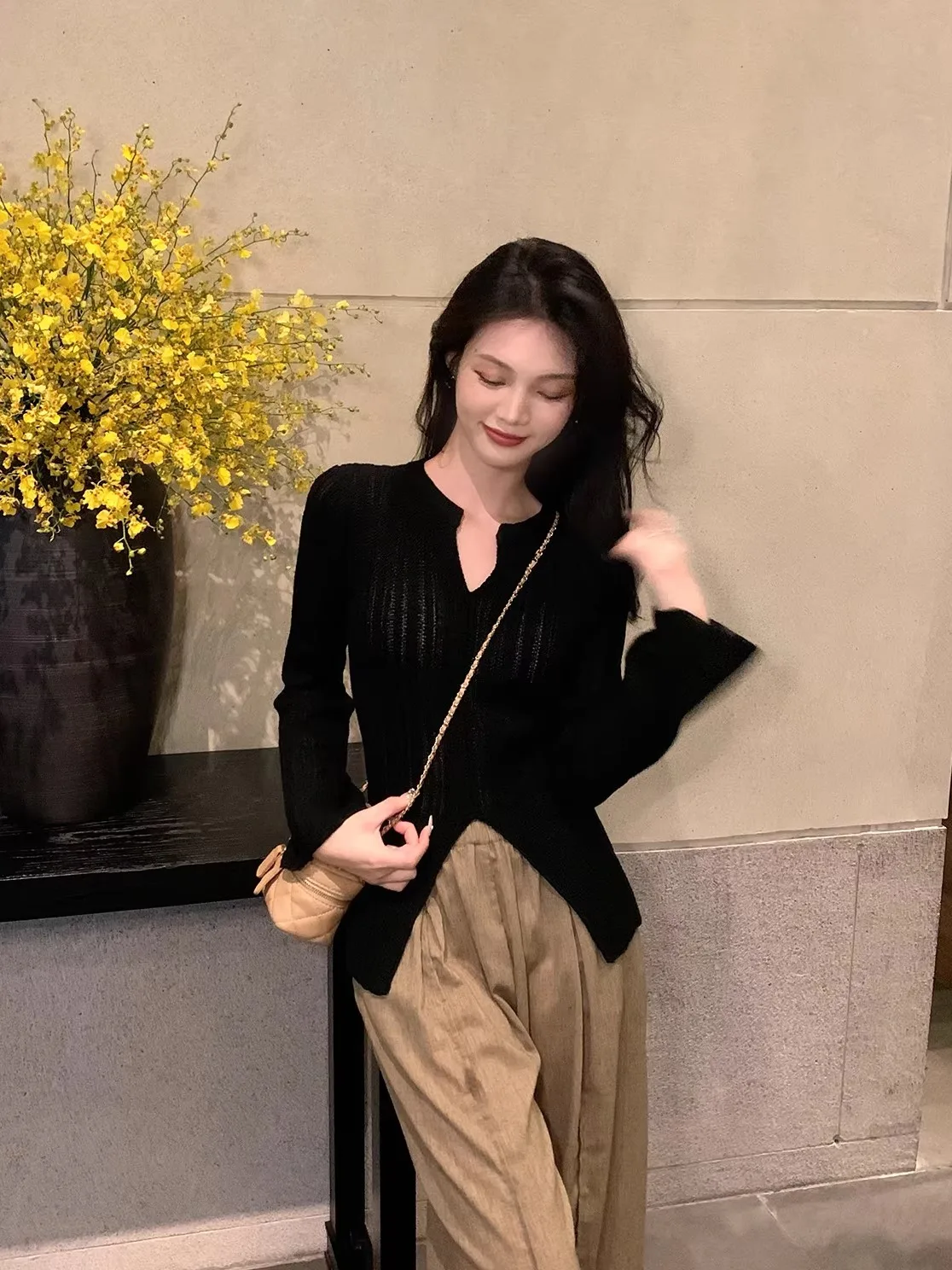 

Женский облегающий вязаный топ EU IIWAN с V-образным вырезом, длинными рукавами и разрезами, для повседневной носки