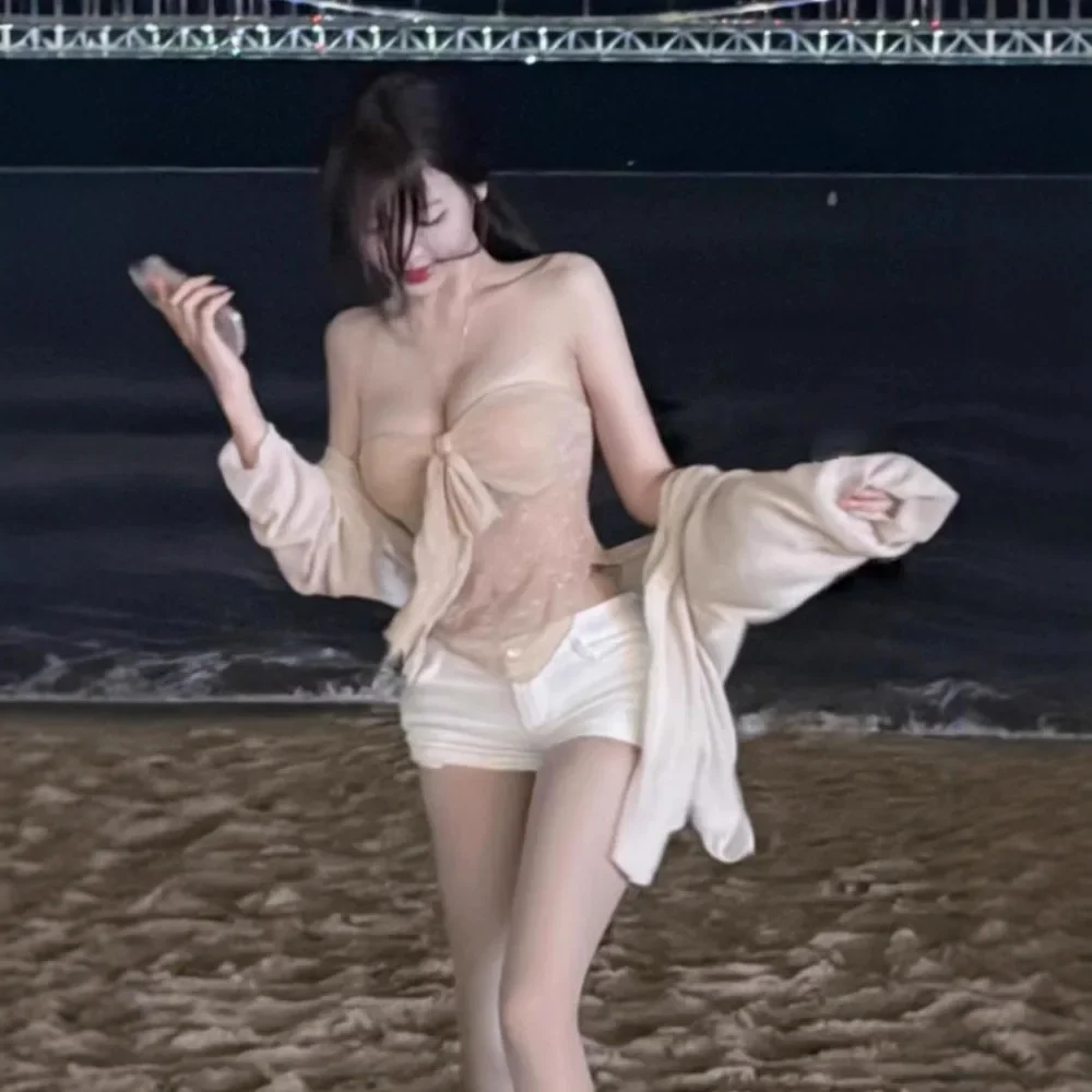 الكورية Dongdaemun نمط جديد جميل عطلة الرغبة النقية الشعور مع وسادة التخسيس تظهر الجسم الدانتيل حمالة تي شيرت